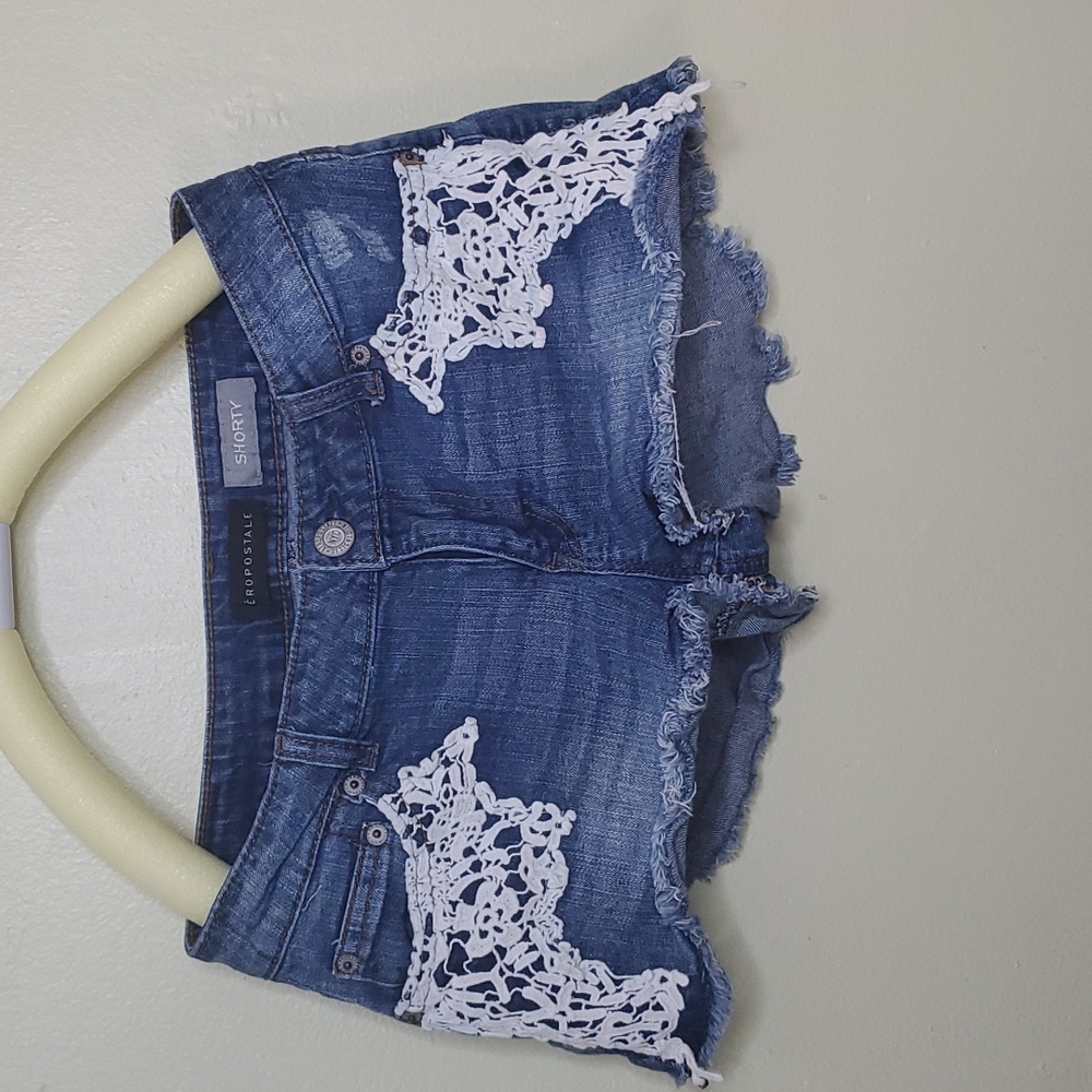 Aeropostale shorty shorts blue denim size 6 cut-off shorts